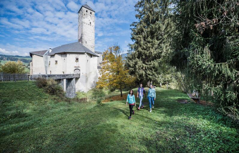schloss-welsperg-wandern-herbst-2018-tv-gsieser-tal-harald-wisthaler-2