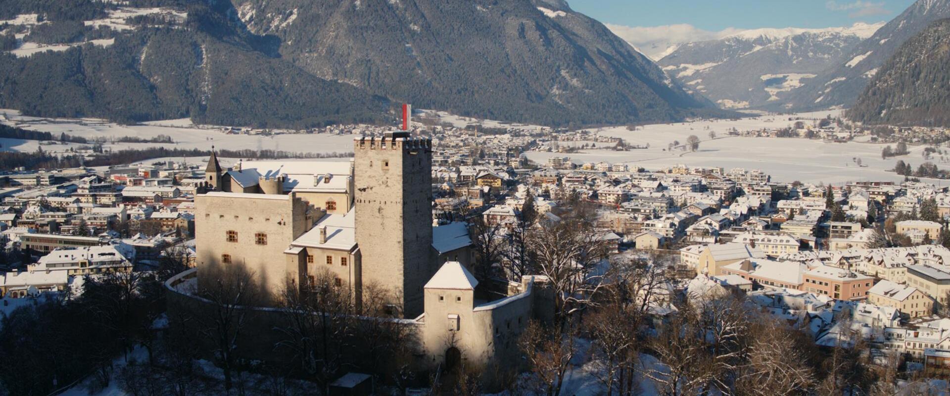 schloss-bruneck-2020-21-tg-gsieser-tal-raw-media-film-1