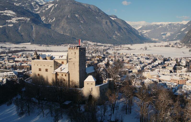 schloss-bruneck-2020-21-tg-gsieser-tal-raw-media-film-1
